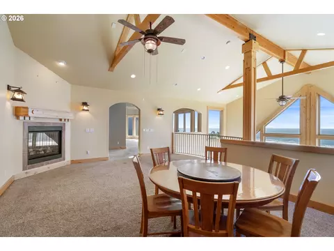 Dining - 367 Longview Loop, Rockaway Beach, OR 97136 photo 3 of 3