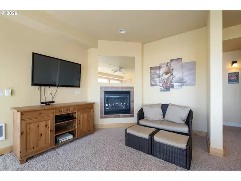 Living - 367 Longview Loop, Rockaway Beach, OR 97136 photo 8 of 8