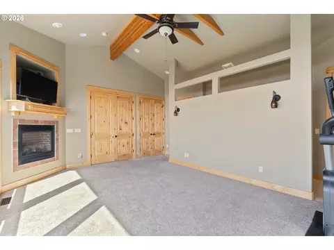 Bedroom - 367 Longview Loop, Rockaway Beach, OR 97136 photo 1 of 4