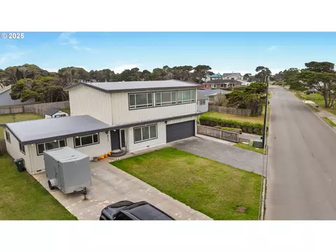 875 Ocean Dr SW, Bandon, OR 97411