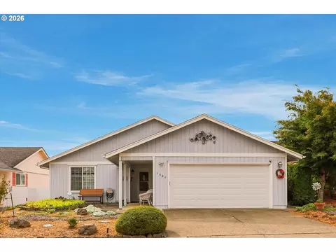 1988 Nut Tree Dr, Salem, OR 97304
