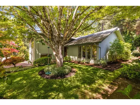 1810 SW Parkwood Dr, Portland, OR 97225