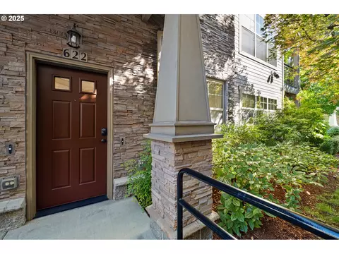622 NE Garswood Ln, Beaverton, OR 97006