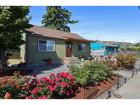 1510 W 10th St, The Dalles, OR 97058