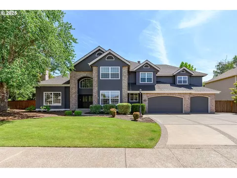 2351 NW Pinehurst Dr, Mcminnville, OR 97128