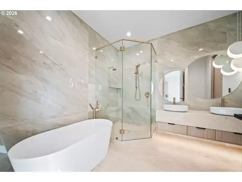 Bath - 4599 NW 71st Ave, Camas, WA 98607 photo 6 of 10