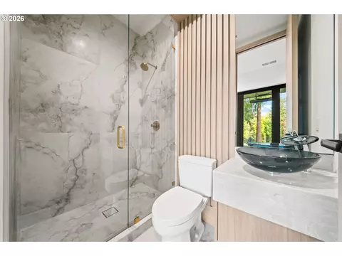 Bath - 4599 NW 71st Ave, Camas, WA 98607 photo 10 of 10