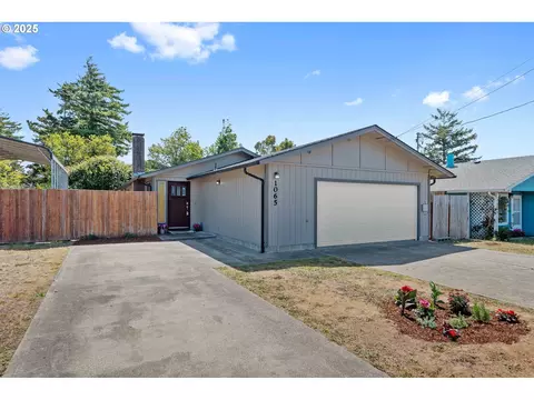 1065 Fenwick St, Coos Bay, OR 97420