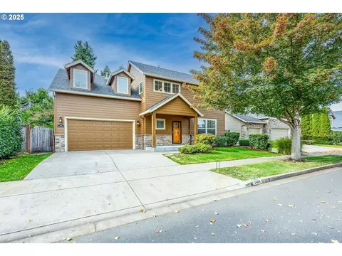 2484 Crowther Dr, Eugene, OR 97404