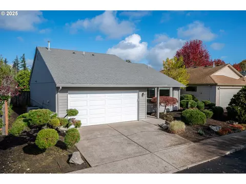 15801 NE Sacramento St, Portland, OR 97230