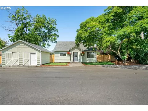 514 Hood Ct, Molalla, OR 97038