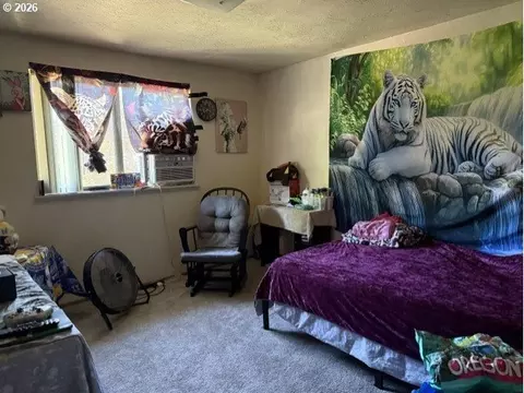 Bedroom - 2829 Applewood Ln, Eugene, OR 97408 photo 2 of 3
