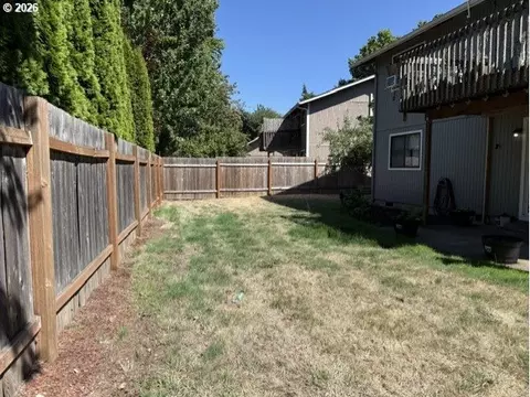 Exterior - 2829 Applewood Ln, Eugene, OR 97408 photo 2 of 3