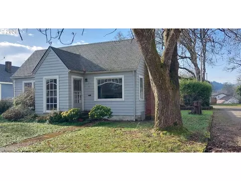 923 SW Ellis St, Dallas, OR 97338