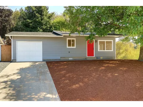 298 SE Shafford St, Estacada, OR 97023