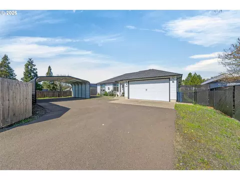 669 NW T St, Winston, OR 97496