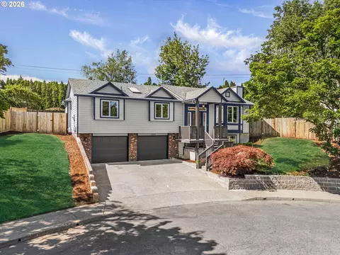 13035 SE Kronan Dr, Clackamas, OR 97015