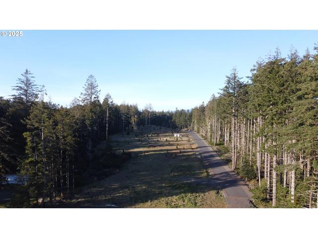 Hubbard Ln, Port Orford, OR 97465