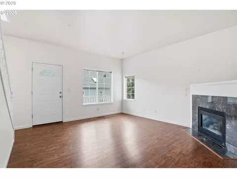 Living - 419 NE 7th Ave, Camas, WA 98607 photo 4 of 5