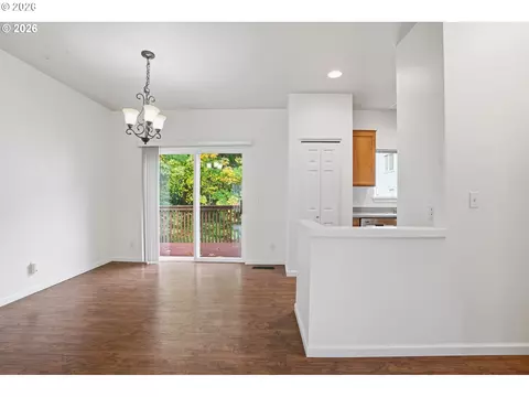 Living - 419 NE 7th Ave, Camas, WA 98607 photo 2 of 5