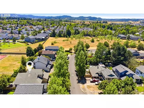 View/Area - 1799 Praslin St, Eugene, OR 97402 photo 2 of 2