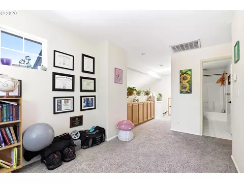 Entry Way - 1799 Praslin St, Eugene, OR 97402 photo 5 of 7