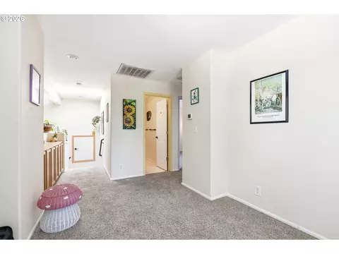 Entry Way - 1799 Praslin St, Eugene, OR 97402 photo 6 of 7