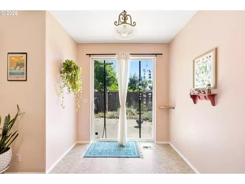 Entry Way - 1799 Praslin St, Eugene, OR 97402 photo 1 of 7