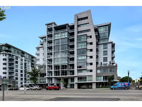 1260 NW Naito Pkwy #103, Portland, OR 97209
