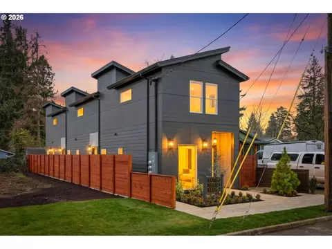 11715 SE Ash St, Portland, OR 97216