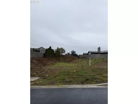 4740 SE 2nd St, Gresham, OR 97080 photo 2