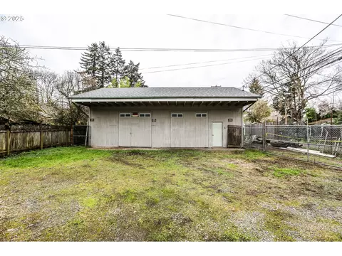 W 3rd Aly, Eugene, OR 97402