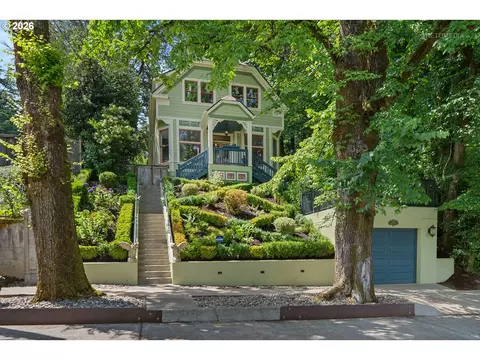 2104 SW Spring St, Portland, OR 97201
