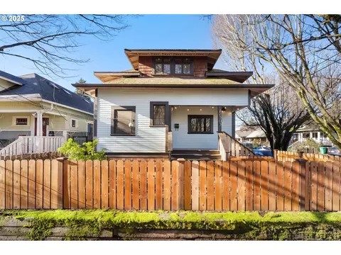 2303 SE 37th Ave, Portland, OR 97214