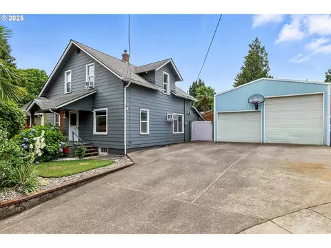 8014 N Johnswood Dr, Portland, OR 97203