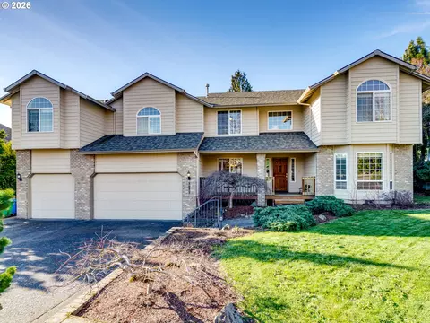 1077 SE Dogwood Ln, Gresham, OR 97080