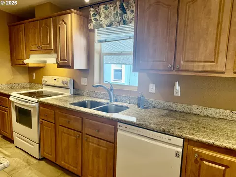 Kitchen - 1699 N Terry St #111, Eugene, OR 97402 photo 5 of 6