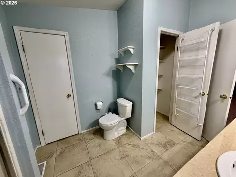 Bath - 1699 N Terry St #111, Eugene, OR 97402 photo 3 of 6