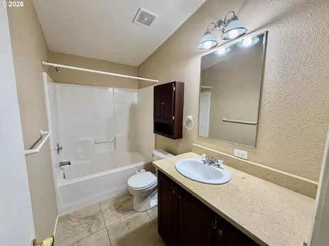 Bath - 1699 N Terry St #111, Eugene, OR 97402 photo 5 of 6