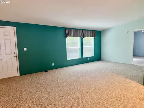 Living - 1699 N Terry St #111, Eugene, OR 97402 photo 4 of 11