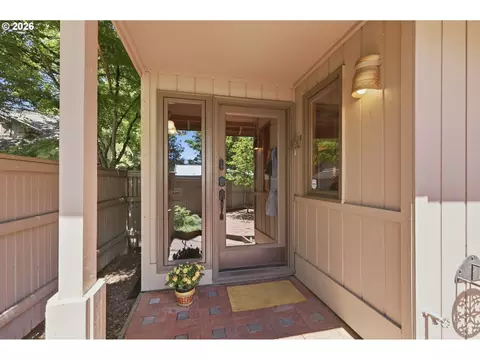 Exterior - 1329 Hammock St, Eugene, OR 97401 photo 1 of 9