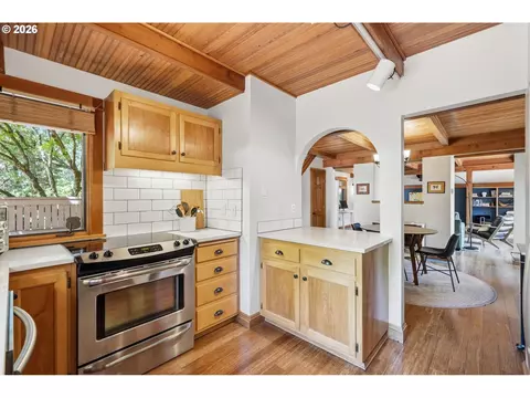 Kitchen - 1329 Hammock St, Eugene, OR 97401 photo 6 of 6