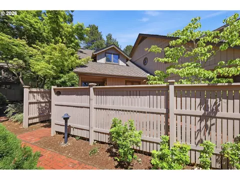 Exterior - 1329 Hammock St, Eugene, OR 97401 photo 8 of 9