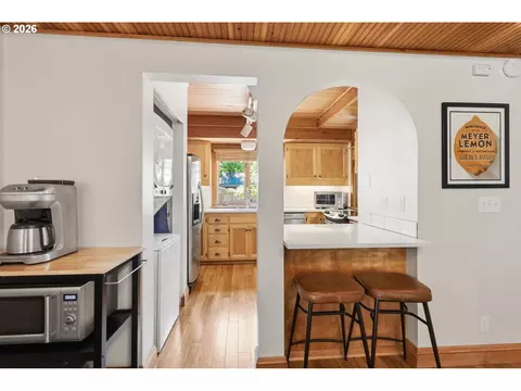 Kitchen - 1329 Hammock St, Eugene, OR 97401 photo 2 of 6