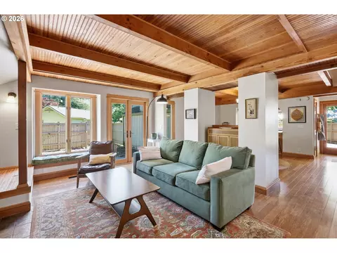 Living - 1329 Hammock St, Eugene, OR 97401 photo 2 of 7