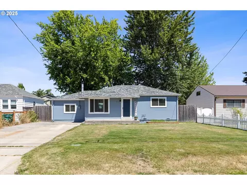 1521 E 2nd St, Newberg, OR 97132