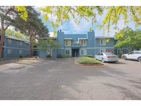 2330 SE Brookwood Ave #222, Hillsboro, OR 97123