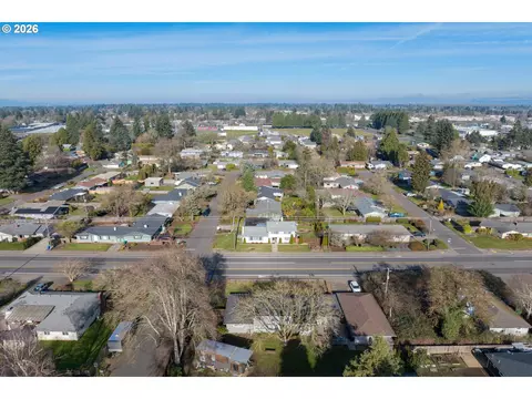 View/Area - 389 Maxwell Rd, Eugene, OR 97404 photo 2 of 5
