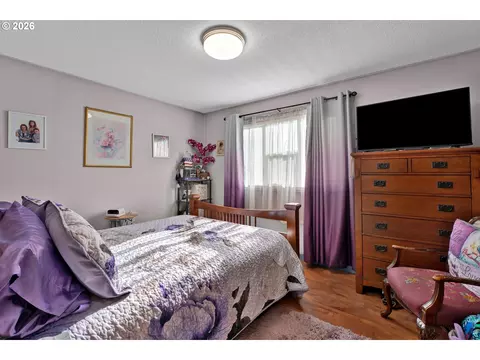 Bedroom - 389 Maxwell Rd, Eugene, OR 97404 photo 1 of 7