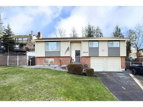 2832 NE 7th Ct, Gresham, OR 97030